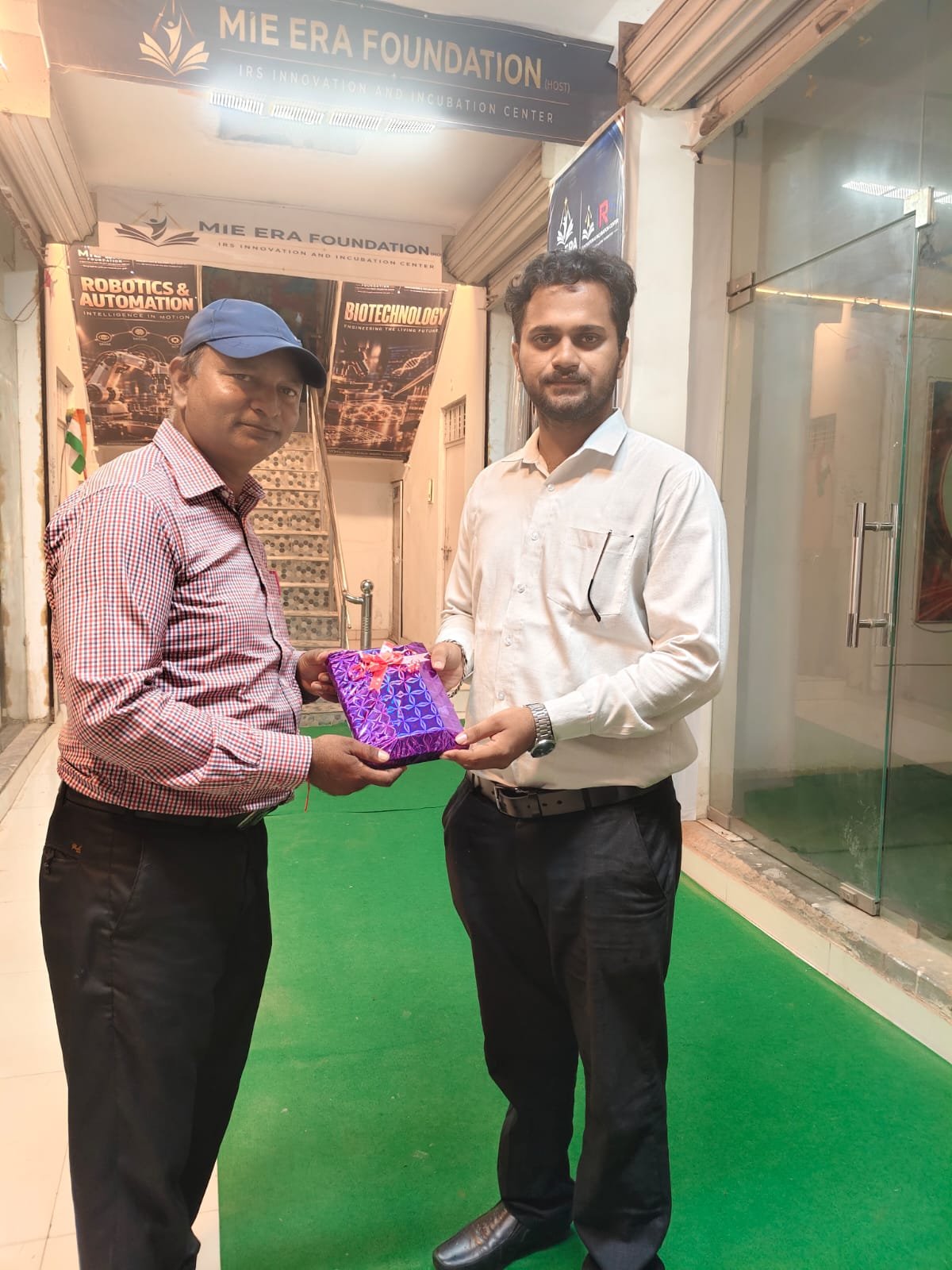 Gesture of Appreciation for the Expert’s Contribution